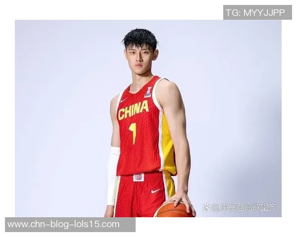 曾凡博崭露头角引领篮球新时代展现年轻球员的无限潜力与激情